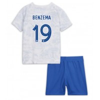 Camiseta Francia Karim Benzema #19 Visitante Equipación para niños Mundial 2022 manga corta (+ pantalones cortos)